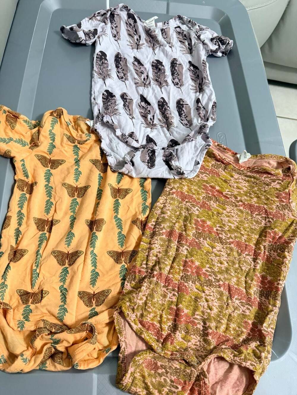 Kate Quinn Baby Bodysuits Size 12-18m Bamboo Floral Feather Romper Butterfly